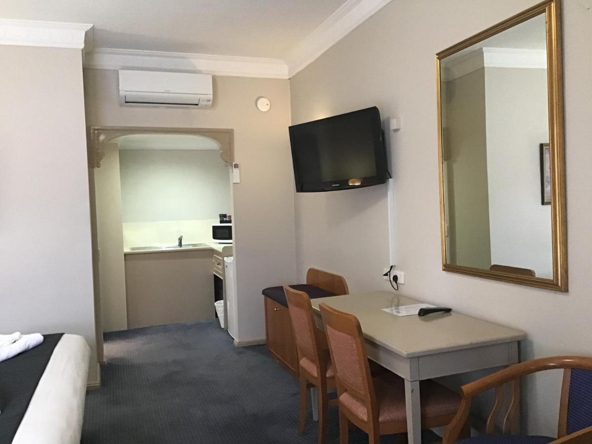 Heritage Motor Inn Goulburn Esterno foto