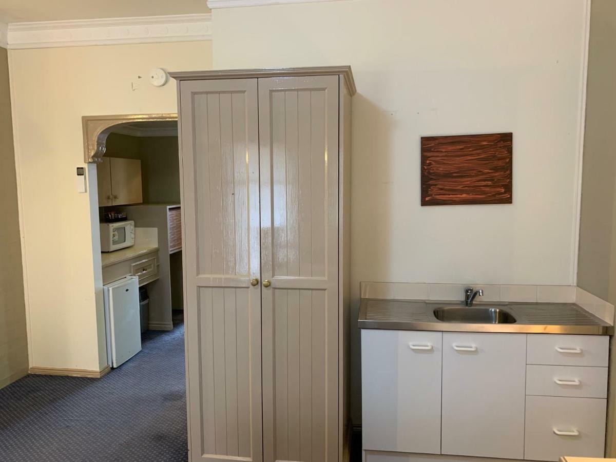 Heritage Motor Inn Goulburn Esterno foto