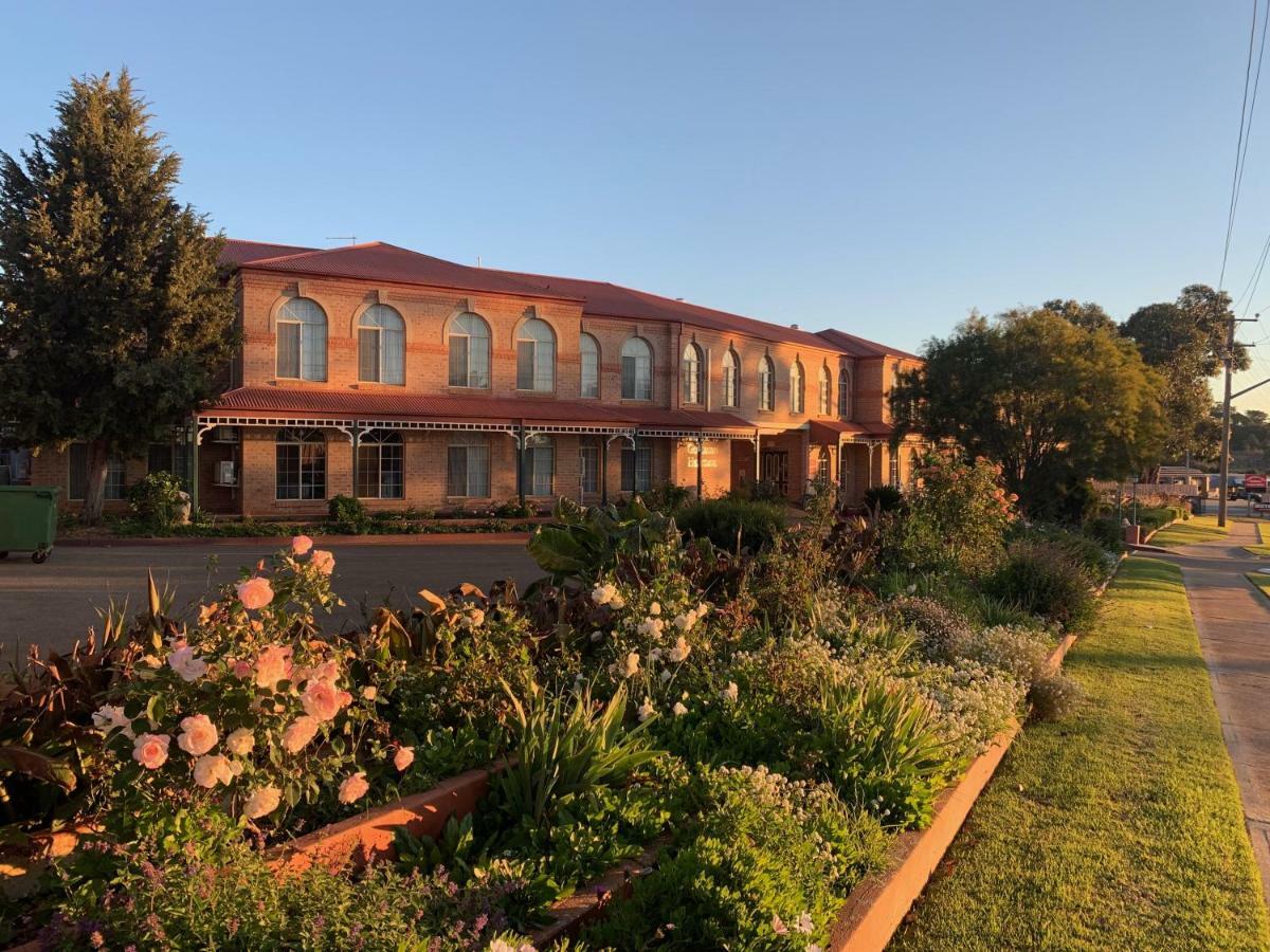 Heritage Motor Inn Goulburn Esterno foto